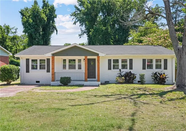 Photo 2 of Single family home for sale at 941 Louise Cir, Fayetteville, NC 28314 | MLS# 763694 | Listing updated on 2026-09-03