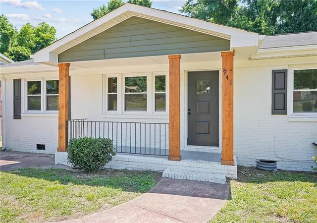 Photo 3 of Single family home for sale at 941 Louise Cir, Fayetteville, NC 28314 | MLS# 763694 | Listing updated on 2026-09-03