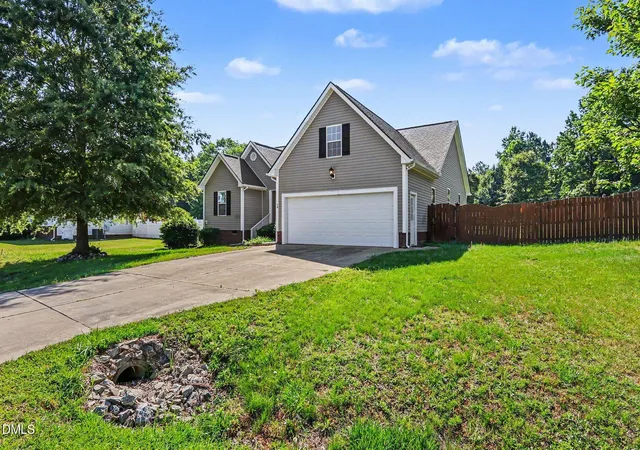 3rd image of 39 Buckhaven Dr, Willow Spring, NC 27592 | MLS# 10172581