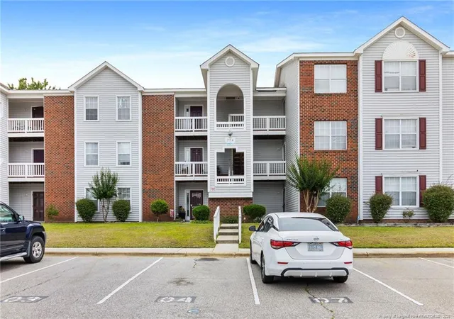 3rd image of 224 Waterdown Dr, Fayetteville, NC 28314