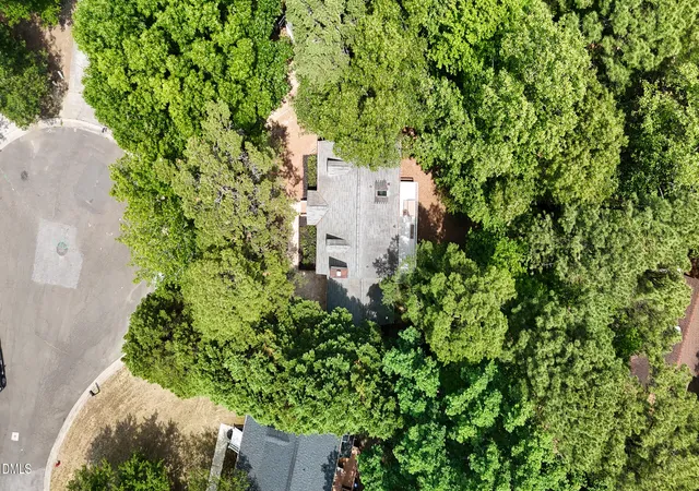 Photo 3 of Single family home for sale at 4 Sue Ann Ct, Durham, NC 27704 | MLS# 10173106 | Listing updated on 2026-09-04