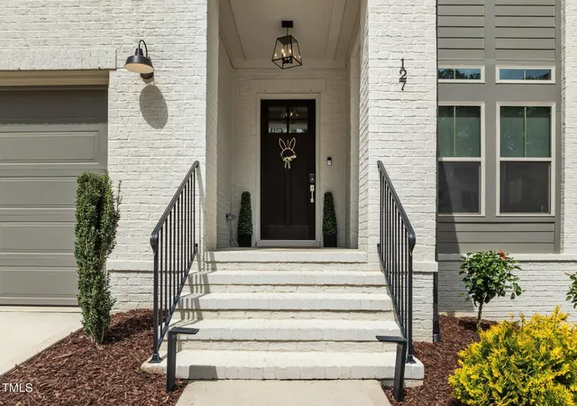 Homes for sale in Chapel Hill, NC | 127 Sanderway Dr, Chapel Hill, NC 27516 | MLS# 10174237