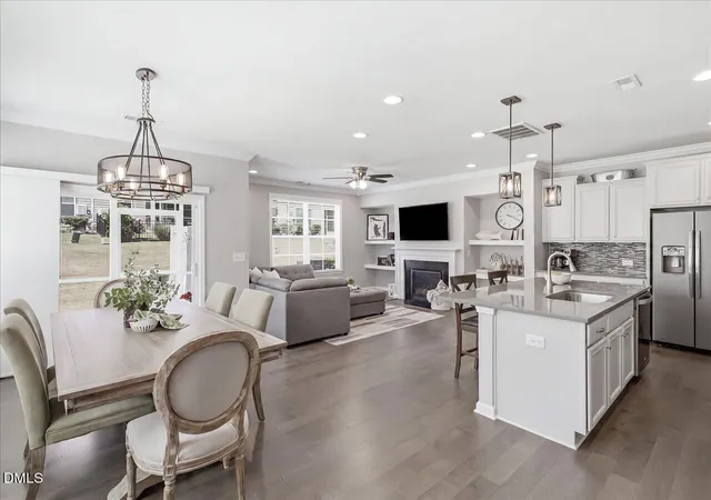 Photo 3 of Townhouse for sale at 846 Salem Pointe Pl, Apex, NC 27523 | MLS# 10173556 | Listing updated on 2026-09-08