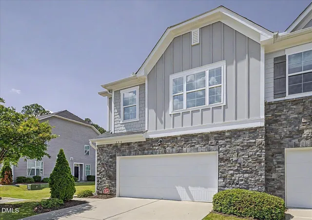 Photo 1 of Townhouse for sale at 846 Salem Pointe Pl, Apex, NC 27523 | MLS# 10173556 | Listing updated on 2026-10-19