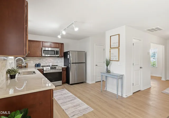 Photo 4 of Single family home for sale at 24 Thimbleweed Ln, Lillington, NC 27546 | MLS# 10172723 | Listing updated on 2026-09-30