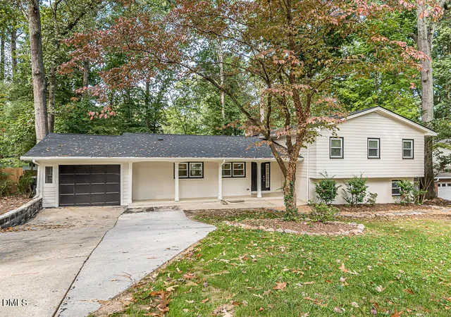 Photo 2 of Single family home for sale at 5025 Quail Holw Dr, Raleigh, NC 27609 | MLS# 10173498 | Listing updated on 2026-08-31