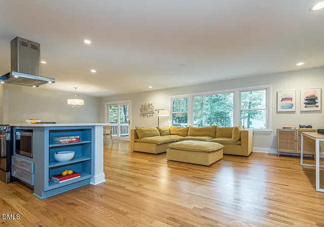 Photo 4 of Single family home for sale at 5025 Quail Holw Dr, Raleigh, NC 27609 | MLS# 10173498 | Listing updated on 2026-08-31