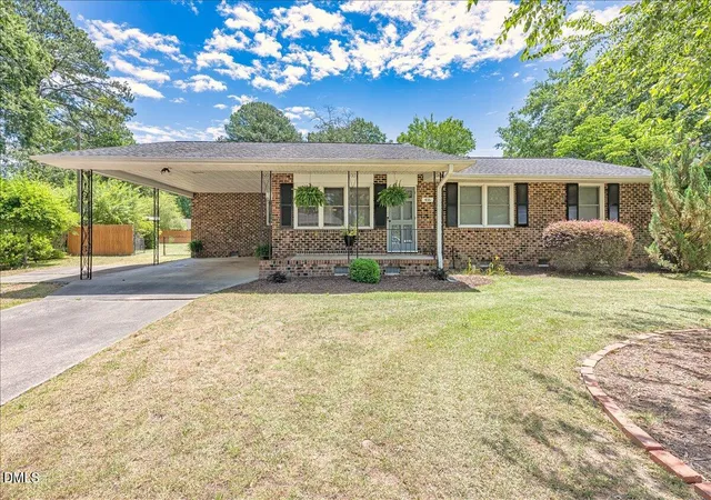 Homes for sale in Selma, NC | 416 E Griswold St, Selma, NC 27576 | MLS# 10175176