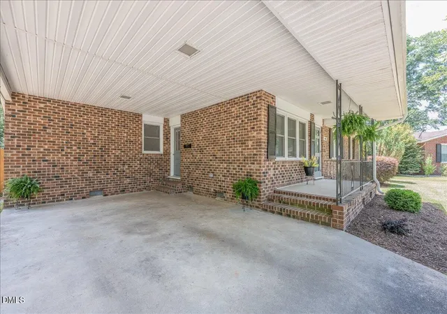 Homes for sale in Selma, NC | 416 E Griswold St, Selma, NC 27576 | MLS# 10175176