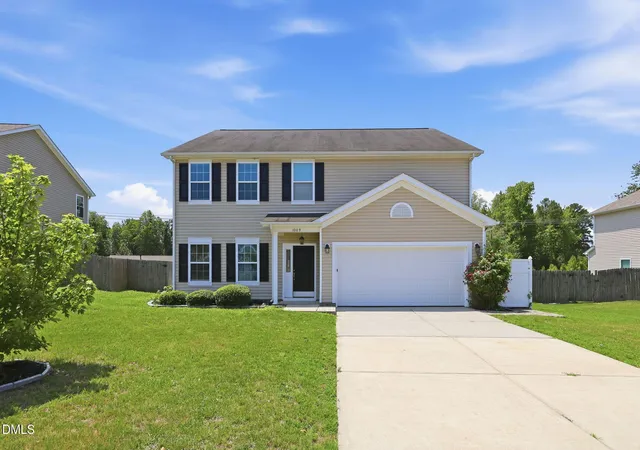 1st image of 1009 Harvest Point Dr, Fuquay Varina, NC 27526 | MLS# 10178072