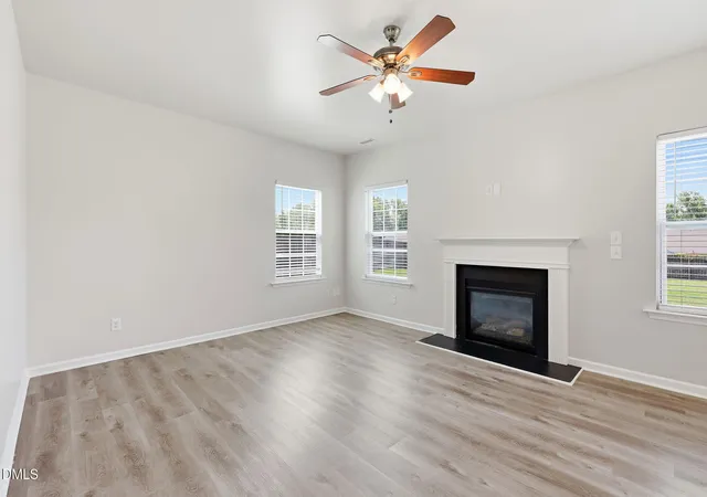 2nd image of 1009 Harvest Point Dr, Fuquay Varina, NC 27526 | MLS# 10178072