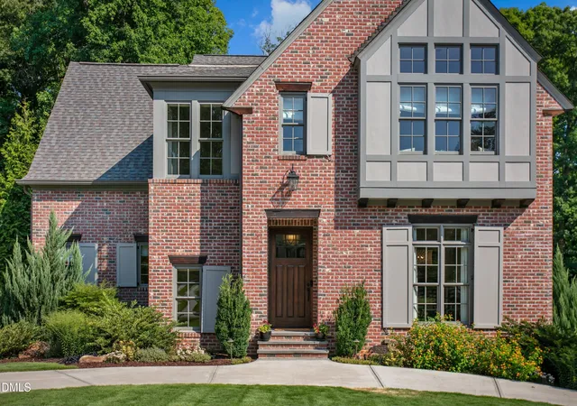 Photo 1 of Sale Pending at 2825 Claremont Rd, Raleigh, NC 27608 | MLS# 10176586 | Listing updated on 2026-09-10