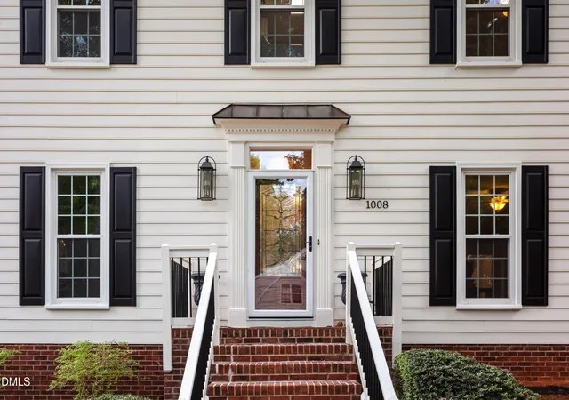 Photo 2 of Sale Pending at 1008 Vestavia Woods Dr, Raleigh, NC 27615 | MLS# 10189243 | Listing updated on 2026-08-29
