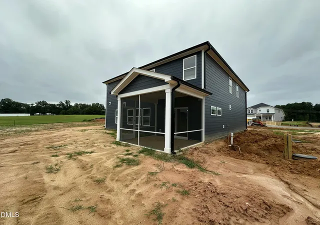 Photo 5 of Single family home for sale at 12 Stradshire Ct, Zebulon, NC 27597 | MLS# 10172593 | Listing updated on 2026-09-02
