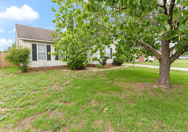 3rd image of 3620 Lismore Ln, Hope Mills, NC 28348 | MLS# 764008