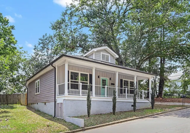 2nd image of 425 E Stallings St, Clayton, NC 27520 | MLS# 10172830