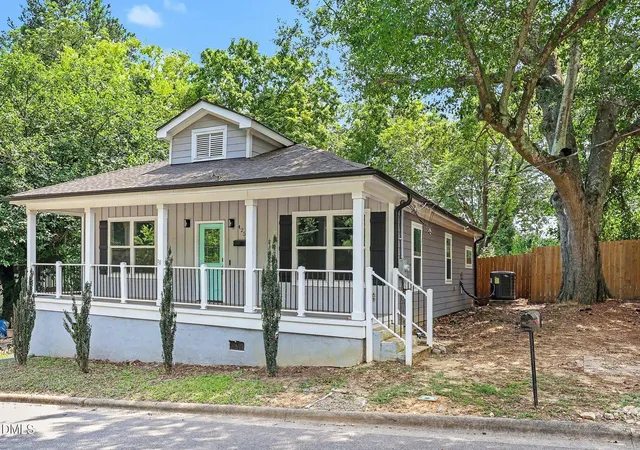 3rd image of 425 E Stallings St, Clayton, NC 27520 | MLS# 10172830