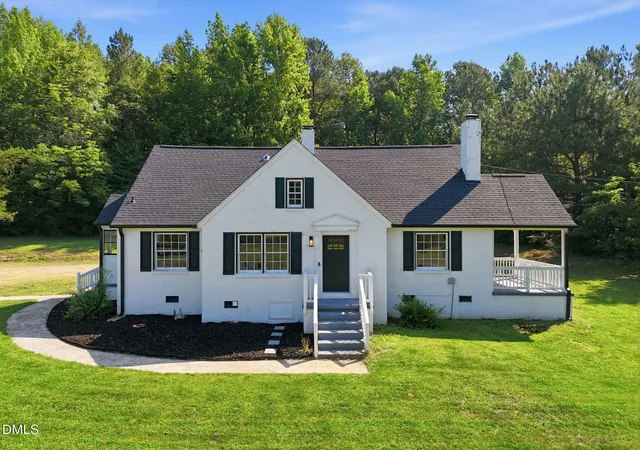Photo 2 of Single family home for sale at 133 Nc 58, Warrenton, NC 27589 | MLS# 10173748 | Listing updated on 2026-07-27