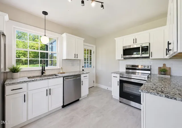 Photo 4 of Single family home for sale at 133 Nc 58, Warrenton, NC 27589 | MLS# 10173748 | Listing updated on 2026-07-27