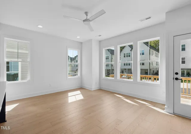 Listing Photo 5 - Condo for sale in building located at 5061 Lundy Dr, Raleigh, NC 27606 - Unit #102