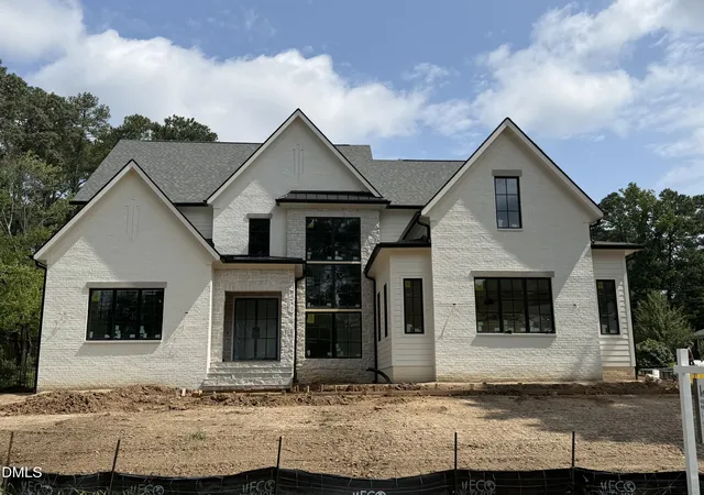 Photo 2 of Single family home for sale at 413 Pinecroft Dr, Raleigh, NC 27609 | MLS# 10175204 | Listing updated on 2026-09-16
