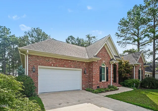 Photo 2 of Single family home for sale at 515 Whispering Pines Dr, Spring Lake, NC 28390 | MLS# 10182023 | Listing updated on 2026-08-25