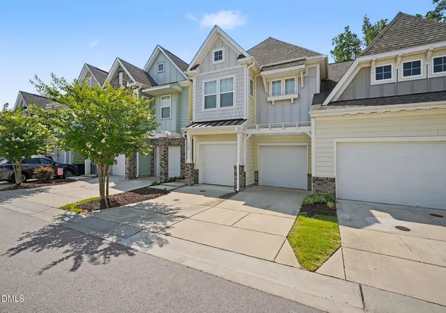 Photo 3 of Townhouse for sale at 564 Chessie Sta, Apex, NC 27502 | MLS# 10173292 | Listing updated on 2026-08-31