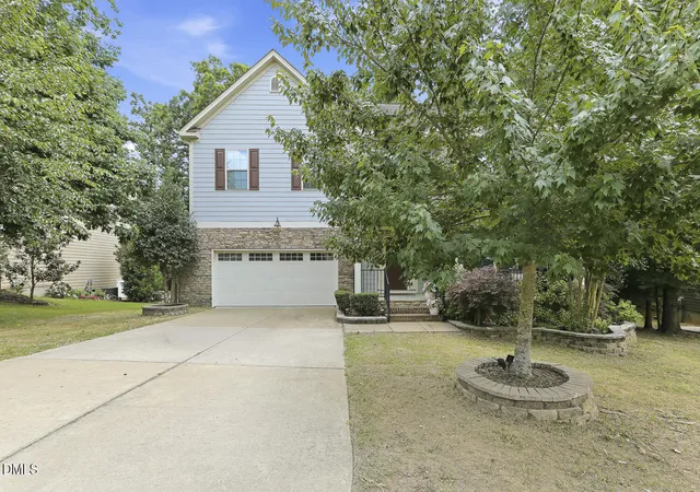 Photo 1 of Single family home for sale at 113 Somers Ln, Clayton, NC 27527 | MLS# 10173033 | Listing updated on 2026-08-28