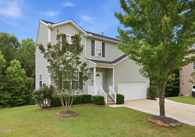 Photo 4 of Single family home for sale at 132 Cascade Ct, Sanford, NC 27330 | MLS# 10172982 | Listing updated on 2026-10-01
