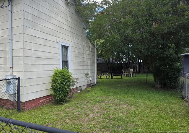 4th image of 211 S Elm Ave, Dunn, NC 28334 | MLS# 762855