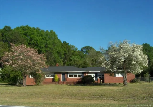 Photo 1 of Single family home for sale at 6019 S Us Hwy 301, Hope Mills, NC 28348 | MLS# 758944 | Listing updated on 2026-08-26