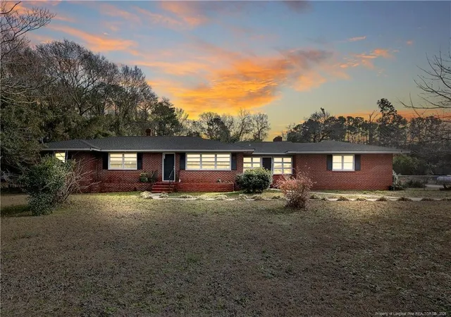 Photo 2 of Single family home for sale at 6019 S Us Hwy 301, Hope Mills, NC 28348 | MLS# 758944 | Listing updated on 2026-08-26