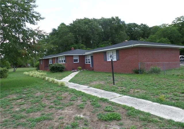 Photo 3 of Single family home for sale at 6019 S Us Hwy 301, Hope Mills, NC 28348 | MLS# 758944 | Listing updated on 2026-08-26
