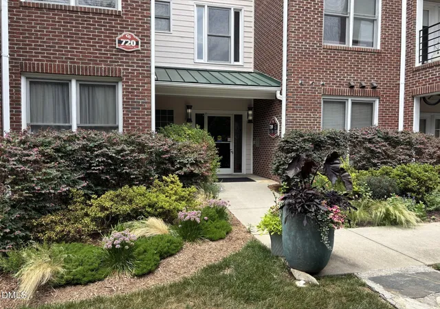 4th image of 720 N Person St #106, Raleigh, NC 27604 | MLS# 10173077