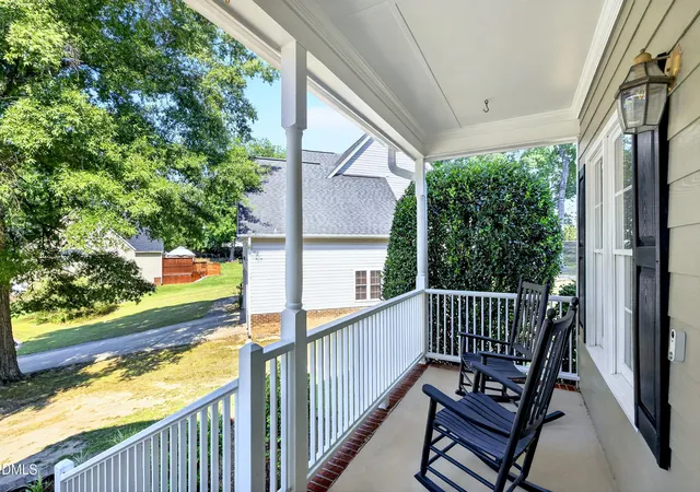Homes for sale in Apex, NC | 1702 Ashbark Ct, Apex, NC 27502 | MLS# 10173550