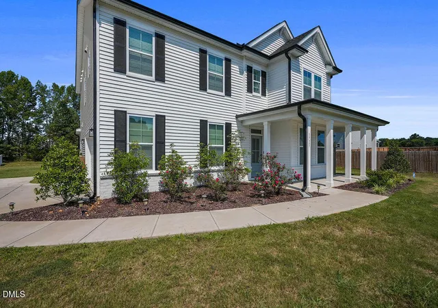 Photo 4 of Sale Pending at 1723 Neills Crk Rd, Lillington, NC 27546 | MLS# 10173926 | Listing updated on 2026-08-21