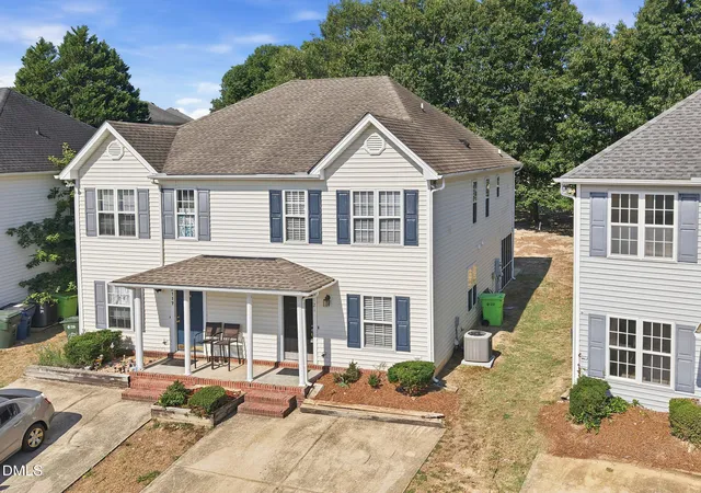 Photo 4 of Townhouse for sale at 2121 Ventana Ln, Raleigh, NC 27604 | MLS# 10174150 | Listing updated on 2026-08-03
