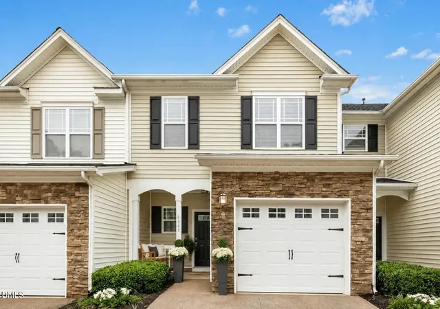 Photo 2 of Townhouse for sale at 5541 Nur Ln, Raleigh, NC 27606 | MLS# 10174009 | Listing updated on 2026-09-08