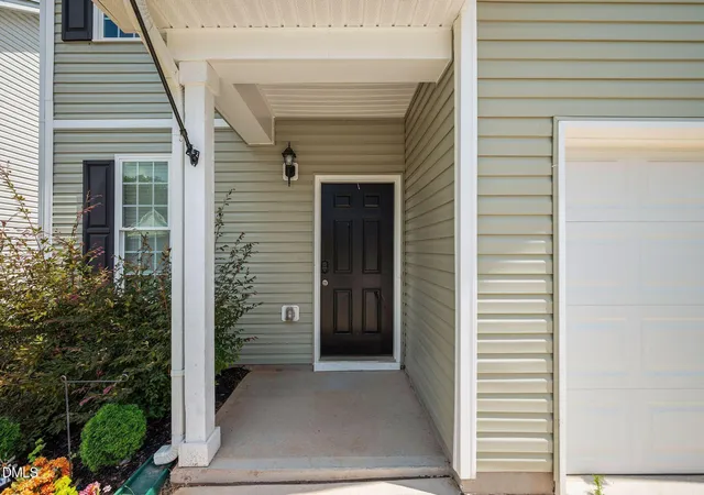 Photo 4 of Single family home for sale at 52 Elliot Dr, Clayton, NC 27520 | MLS# 10173863 | Listing updated on 2026-07-28