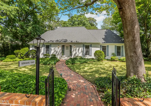 Photo 4 of Single family home for sale at 25 Magnolia Rd, Pinehurst, NC 28374 | MLS# 10173479 | Listing updated on 2026-08-31