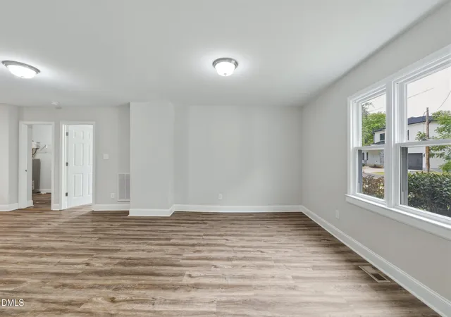 4th image of 503 E Juniper Ave, Wake Forest, NC 27587 | MLS# 10173389