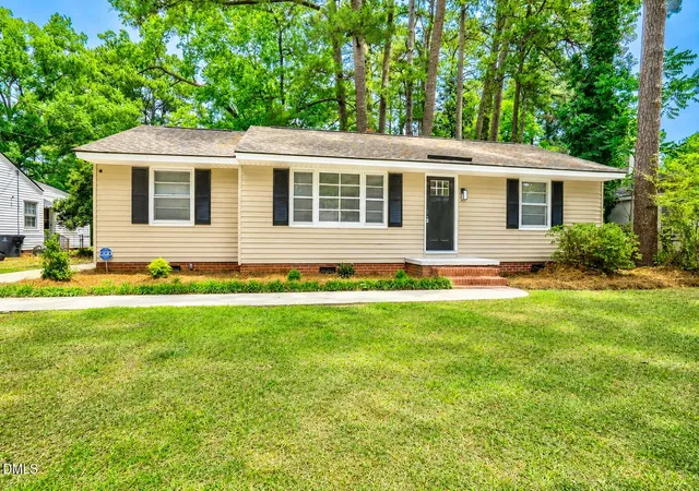 Homes for sale in Rocky Mount, NC | 406 Clifton Rd, Rocky Mount, NC 27804 | MLS# 10173372