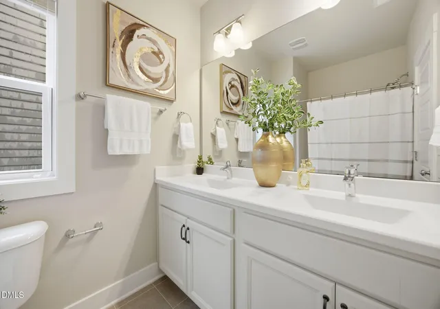 Photo 3 of Single family home for sale at 542 Beacon Ridge Blvd, Chapel Hill, NC 27516 | MLS# 10176422 | Listing updated on 2026-09-08