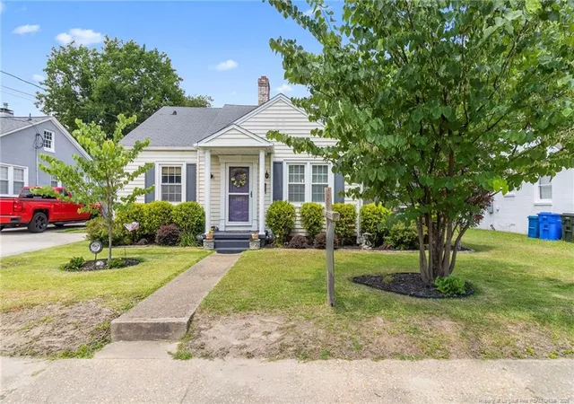 3rd image of 1402 Summitt Ave, Fayetteville, NC 28305 | MLS# 764160