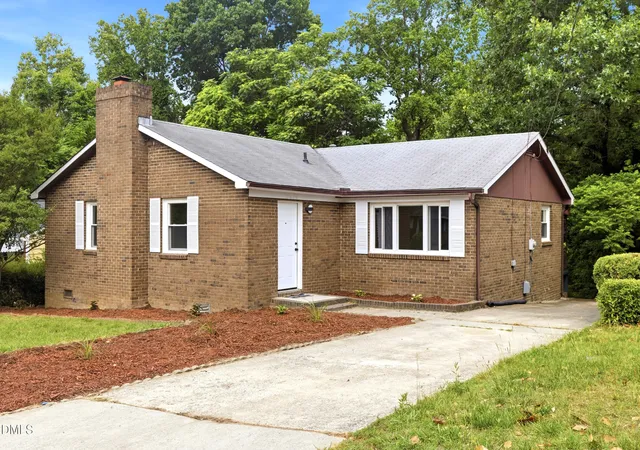 Photo 2 of Sale Pending at 1512 Hooks St, Greensboro, NC 27401 | MLS# 10173267 | Listing updated on 2026-09-02