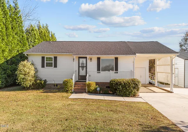 Homes for sale in Benson, NC | 353 N Pleasant Coates Rd, Benson, NC 27504 | MLS# 10174097