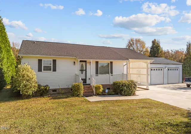 Homes for sale in Benson, NC | 353 N Pleasant Coates Rd, Benson, NC 27504 | MLS# 10174097