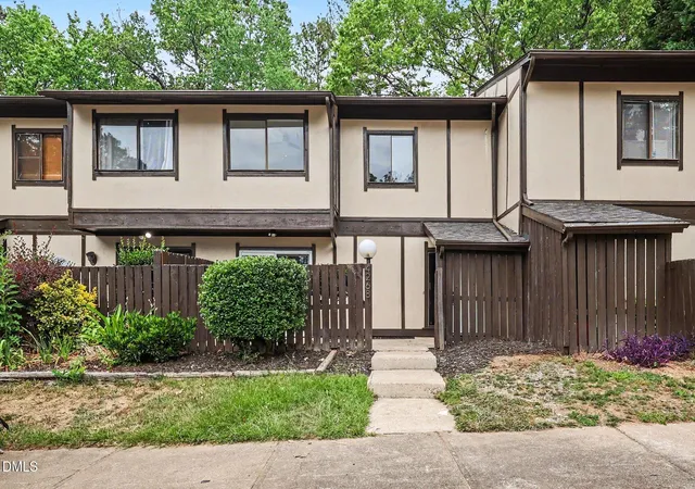 Listing Photo 4 - Condo for sale in building located at 4268 Lake Ridge Dr, Raleigh, NC 27604