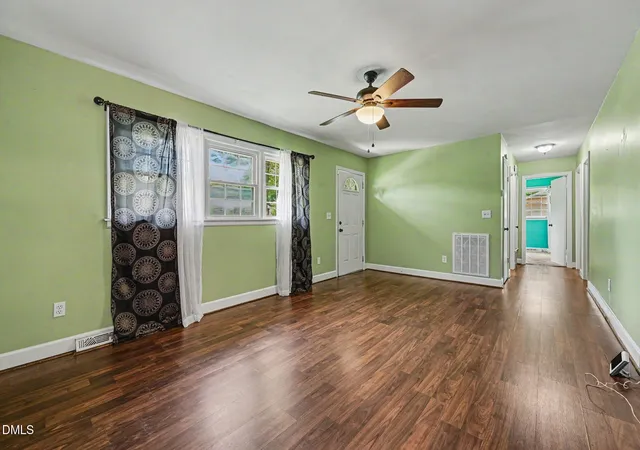 Homes for sale in Mebane, NC | 525 N Carr St, Mebane, NC 27302 | MLS# 10176541