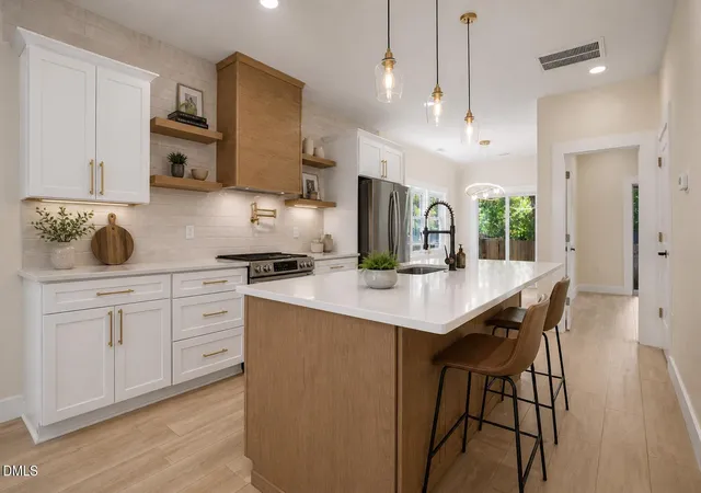 Photo 1 of Sale Pending at 119 Idlewild Ave, Raleigh, NC 27601 | MLS# 10173279 | Listing updated on 2026-08-31